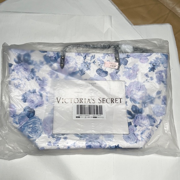 Victoria’s Secret Floral Tote - Picture 4 of 11